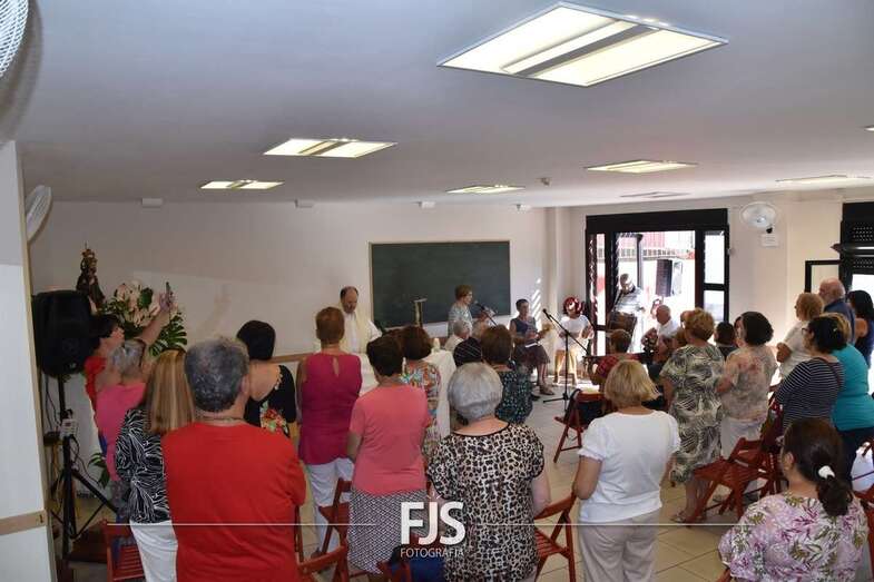 La misa estuvo muy concurrida/Francisco Javier Santana.